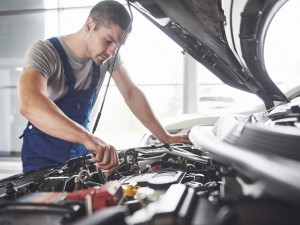 Hibrit ve Elektrikli Araç Tamir ve Bakım Kurslarıyla Kariyerinizi Güçlendirin