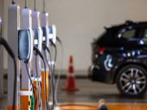 Güneş Enerjisi ile Entegre EV Şarj İstasyonları Mümkün mü?